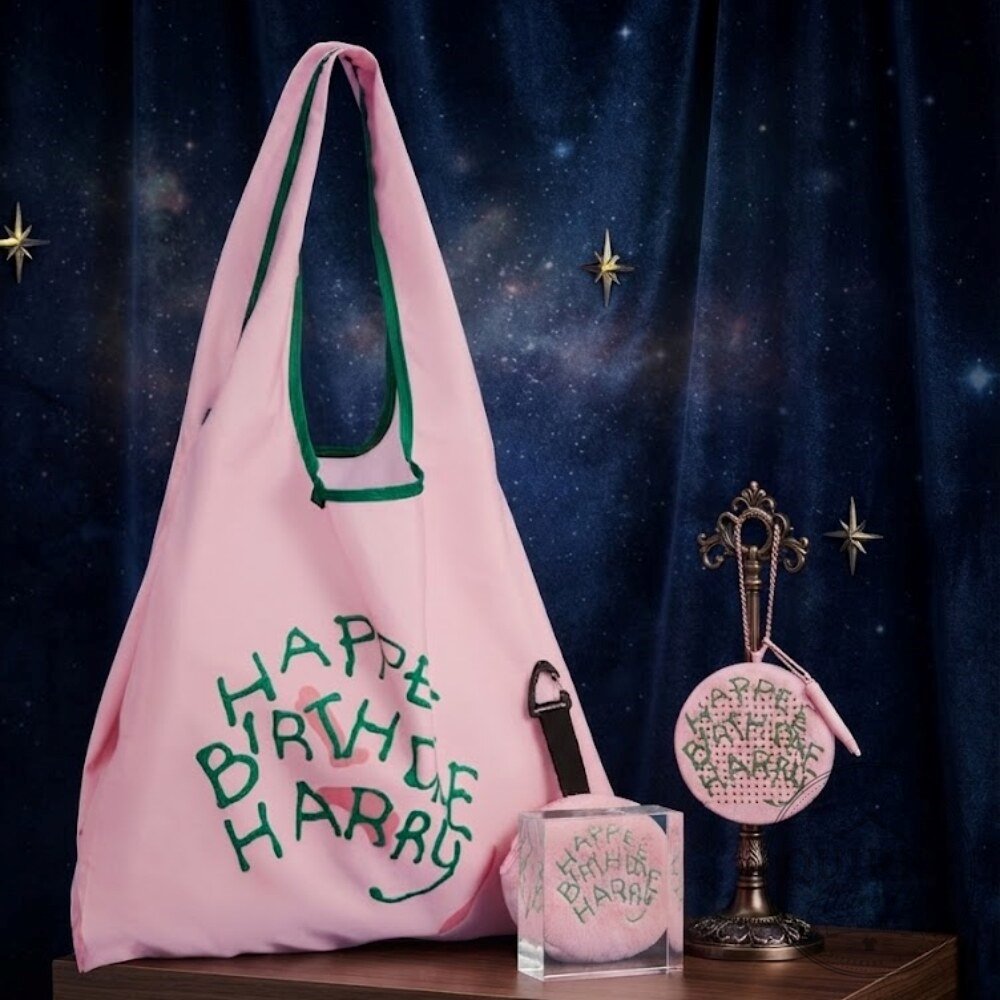 Starbucks x Harry Potter Vibrant Pink Reusable Bag 8 Starbucks x Harry Potter Vibrant Pink Reusable Bag