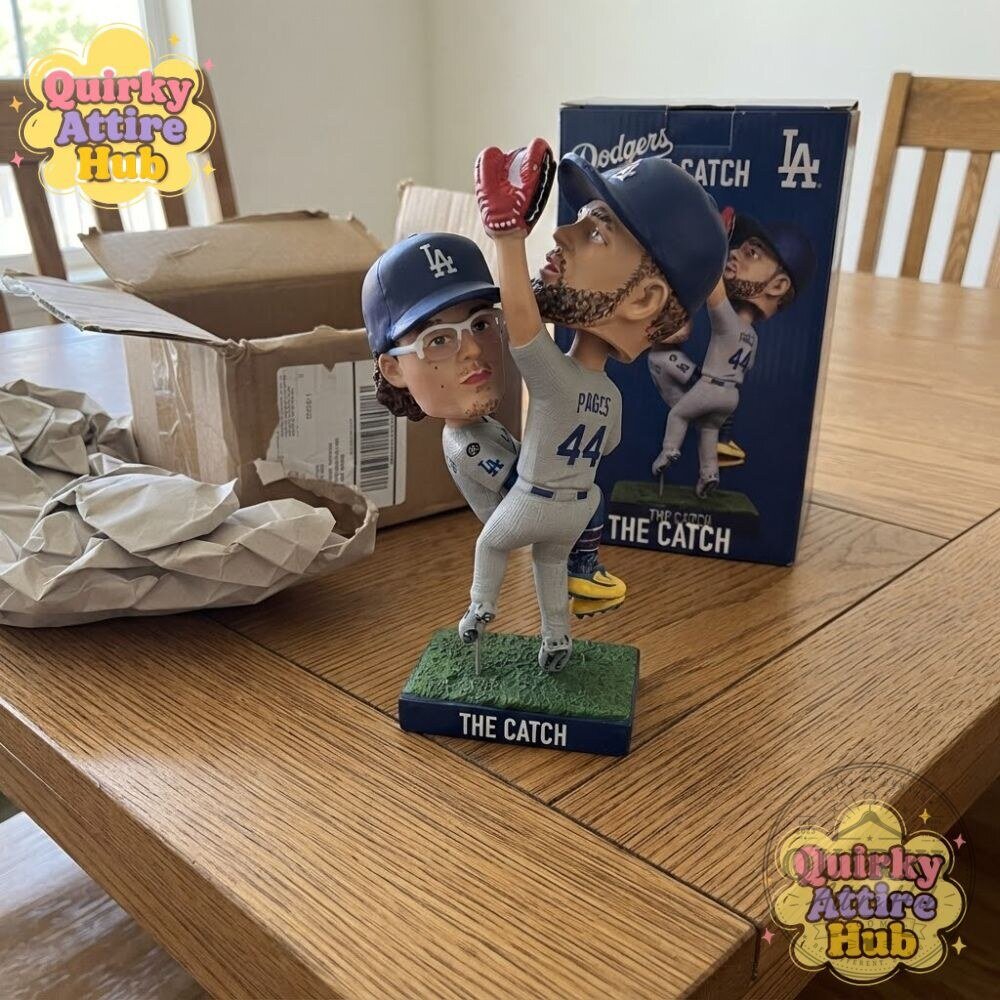 Los Angeles Dodgers The Catch Bobblehead 2026 Andy Pages & Kike Hernandez 19 Los Angeles Dodgers The Catch Bobblehead 2026 Andy Pages & Kike Hernandez